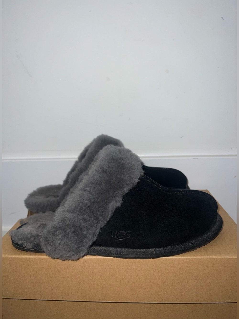 Ugg scuffette slippers - Picture 2 of 5